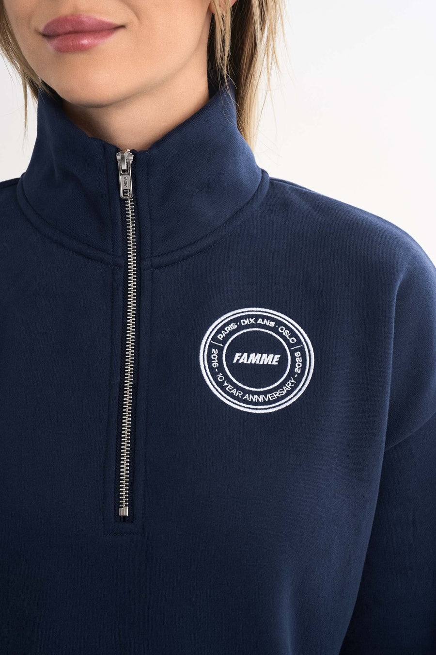 Half Zip Anniversary Sweater · Marinblå