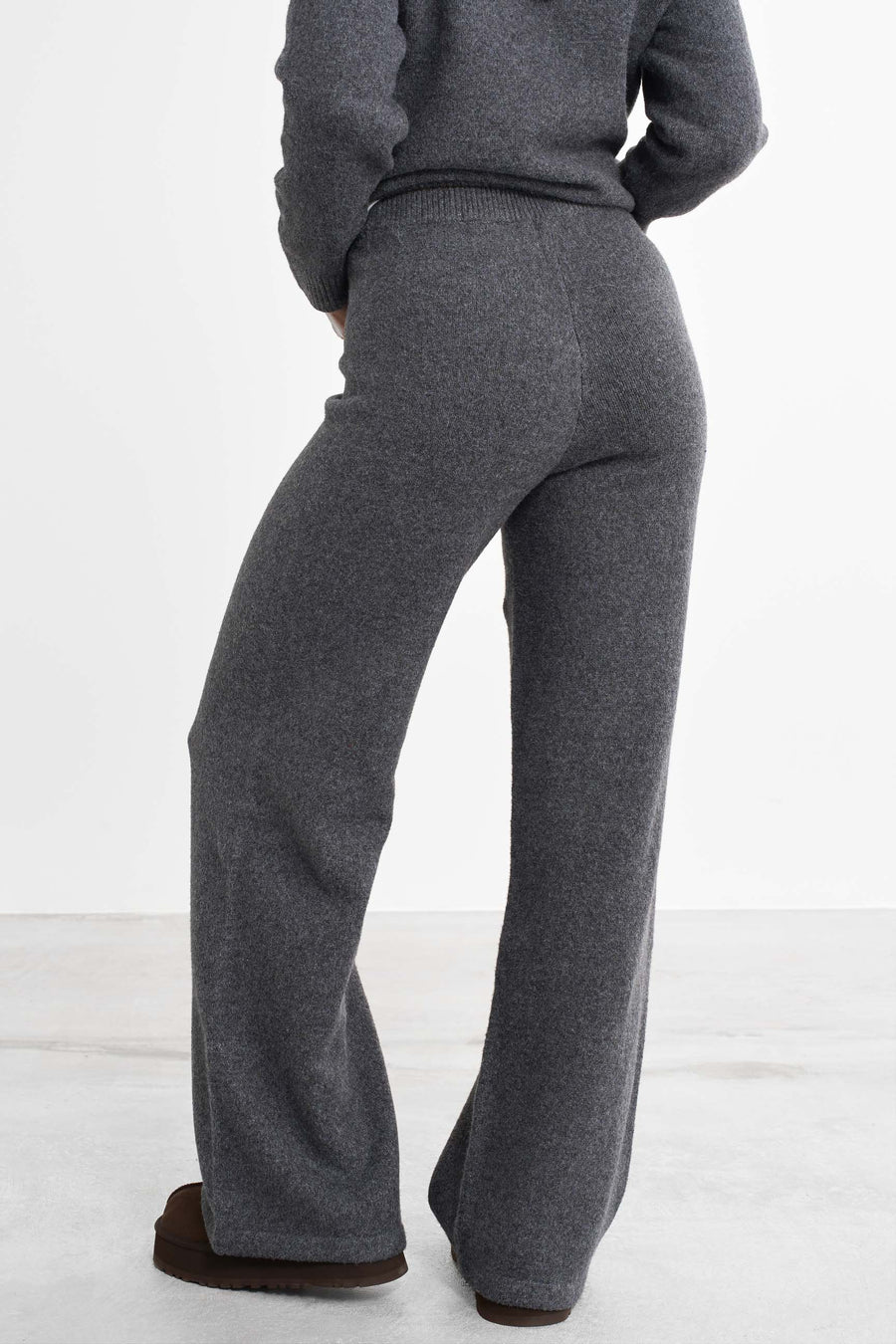 Legacy Knit Pants · Dark Grey